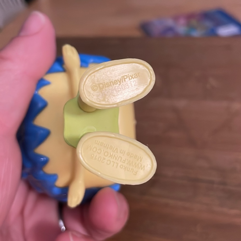 🌎Funko Pop! Disney Pixar Inside Out Joy #132 Glitter Hair Vinyl Figure No Box - Picture 6 of 9